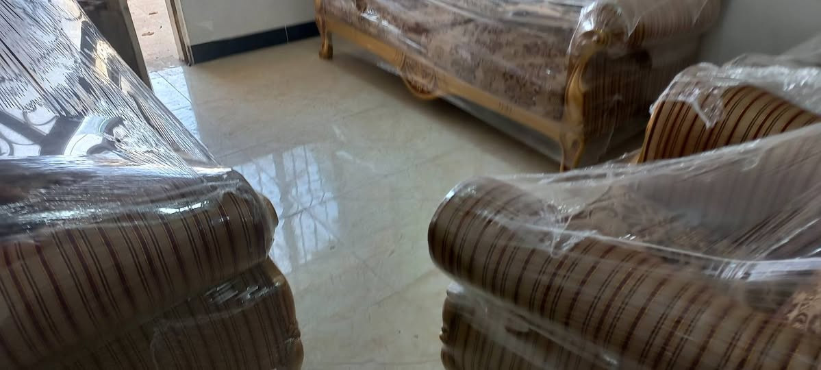 طخم زان مصري ملكي للبيع بسعر مناسب
سبب البيع مكان صغير الاستقبال
٣ قطع صغار
٢ كبار 
يعني بي نقص قطعه صغيره 
سعر  استفسار اتصل 
***********
