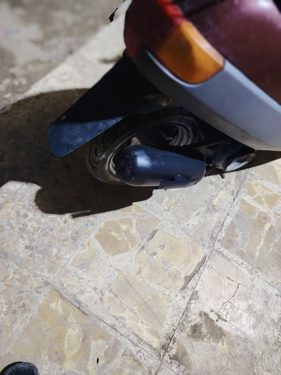 بطه 2003دبل سكليتر شاصي نضيف  محرك ناعم مفتوح مره وحده   نكره  هورن لايت بكلايت اشاير كامله  تايرات زوج جدد حلوه وكامله سعره 350وبيه مجال قليل ***********مكان اطويريج او خاص تجيني
