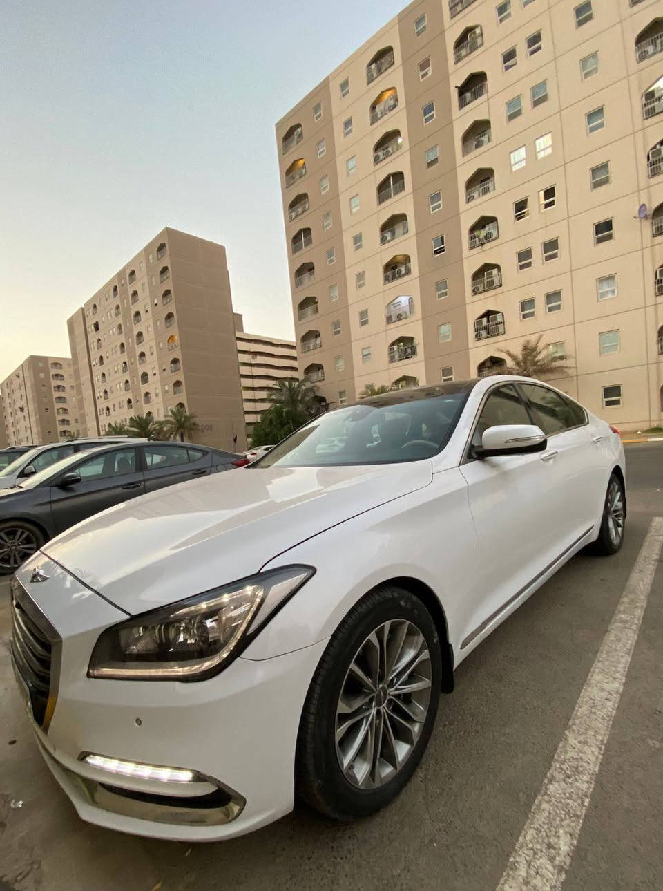 سلام عليكم سيارة  جنسيز موديل 15 G80 وارد خليجي بيها صبغ بنيد وجاملغ ايمن امامي رقم اربيل بأسمي مكاني بغداد سعرها 185 بيها مجال للشراي مو شراي لتعبني  ودك تلفوني *********** اتصال او واتساب
