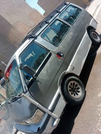 كيا بستا للبيع موديل 94 مكينه وكير  واكسن وشواصي مكفولات ب 24 وبيها مج...
