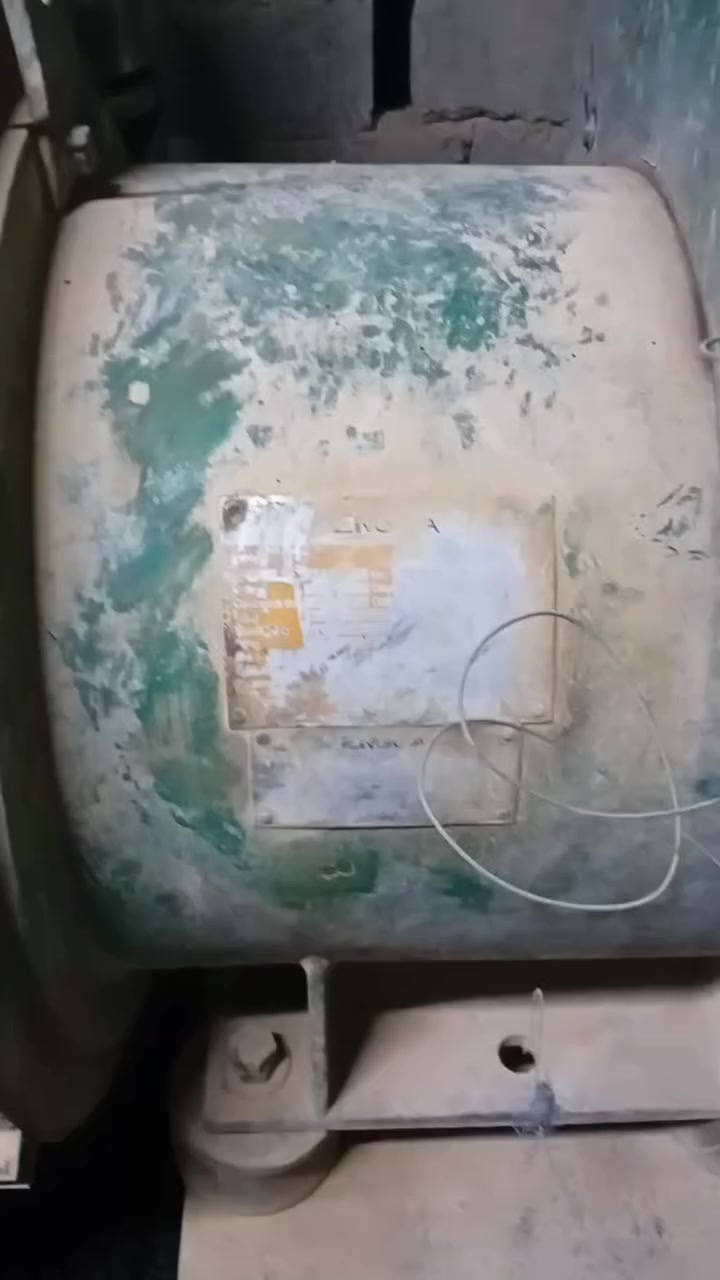 السلام عليكم ، للبيع بسبب قلة الحمل مولدة سكانيا ds9 اس توليد 150kva معمرة جديد  قبل ٦ اشهر كرنك سايز 20 راديتر جديد ابيع بدون ملحقات يعني لاكيبل ولابطاريات تشغل تفحص وتشيل السعر قفل 40 رقم *********** مو شراي لا تعبني وهلا بالكرايب
