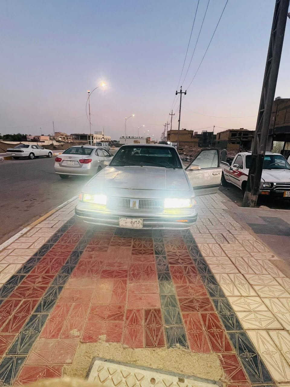 سلام عليكم اولدز موبيل رقم بغداد صدامي بأسمي تريد تحويل تريد وكاله السياره كفاله عامه من الضربه بيهه رشات صبغ اثر جراد مكينه وكير 310 جدد حداديه جديده كهربائيات شغاله باتري جديد تخم تاير جديد تبريد شرط بس غاز  السعر 23 وبيهه مجال قليل حك الجيه العنوان الناصريه المركز للاستفسار على الرقم التالي *********** بيع مستعجل
