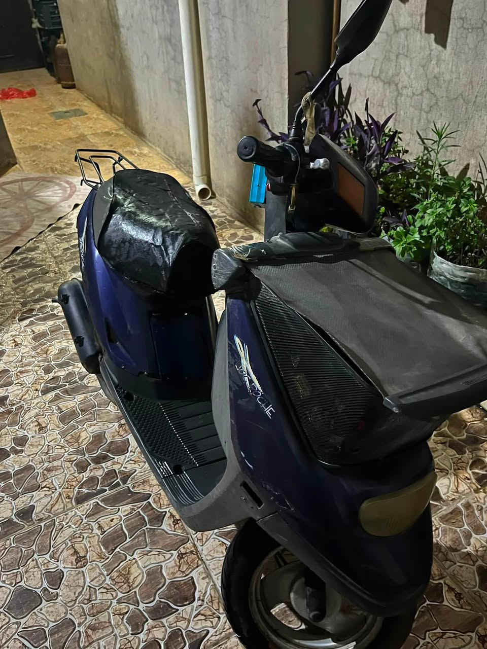سلام عليكم عيني دراجه ناريه نوعها يماها اي عيب ما بيها عيبها فقط سلف مو شغال محرك ما مفتوح محرك بلادي كهربائيات بلادي كله شغال السعر 225 العنوان كركوك حي العسكري موقف الكوسترات الرقم للاستفسار *********** وتساب موجود و كل الهلا
