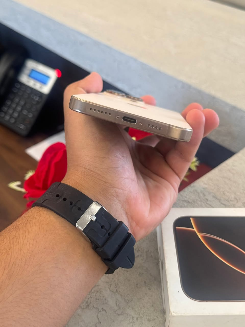 iphone  16 pro max  الجهازه بعده بل ضمان مال ماستر 4اشهر

ذاكره 256 
•بطاريه 97 

•جهاز بحالة الوكالة جديد يلمع مستخدم قليل
 
•جهاز ليره نضافه100%100

•ويا كاروتونه الاصليه وبي ضمان ماستر

•مداخل صيانه وبحالة الوكالة بعده

السعر 1,500,000
مليون ونص

العنوان 📍بغداد 

التواصل 📞 ***********
