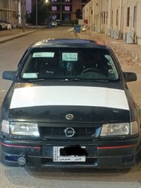 للبيع فقط  السعر 25 وبيها مجال اوبل فكتره موديل 90  كير ومحرك شرط محرك...