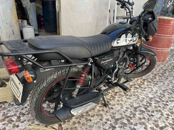 دراجة دايون للبيع موديل 2025 الشكل الجديد 
دراجة صار شهر ونص من شديتها ماشية 400 كيلو 
ثاني تبديلة دهن بصمات تشغيل عن بعد ثنين وسويجات ثنين حتى صندوق مالتها موجود 
السعر 1450 وبيها مجال 

***********
