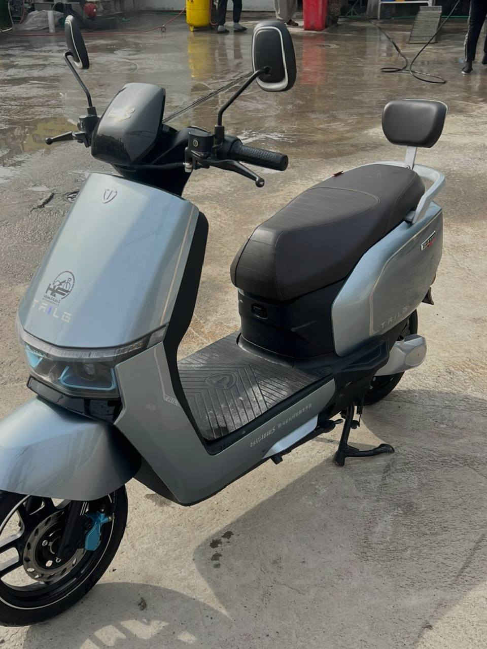 السلام عليكم
دراجه للبيع نوع تايلج f7 دراجه نظيفه كلش 6بطاريات دبل شاشه ديجتال 
دراجه مال شركه بعده تايرات جدد بريكات جدد ملفها 1500الجبير لايت زنون
عالي ناصي بيه نضام البارك بيه بك هورن دراجه مفوله جنطه خزن واسعه بريكات 
دهن هادروليك نضام تشغيل عن بعد بصمه وسويجين نضافته95 
السعر خاص متواجد رقمي *********** مستعجل عله بيعته 
المكان بياع حي الرساله الثانيه 
رجاءااا الموشراي لايتصل
