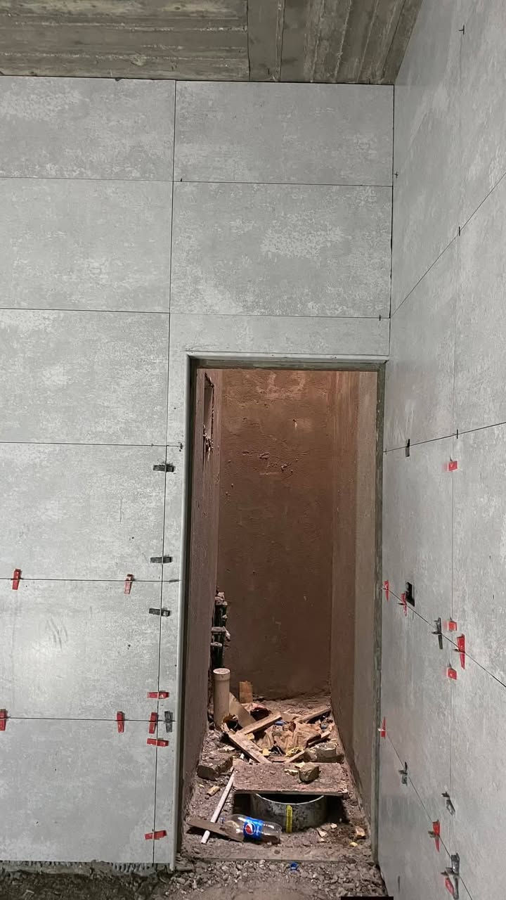 خلفه تطبيق سيراميك جدران ارضيه شغل نضيف اسعار مناسبه تواصل ***********
