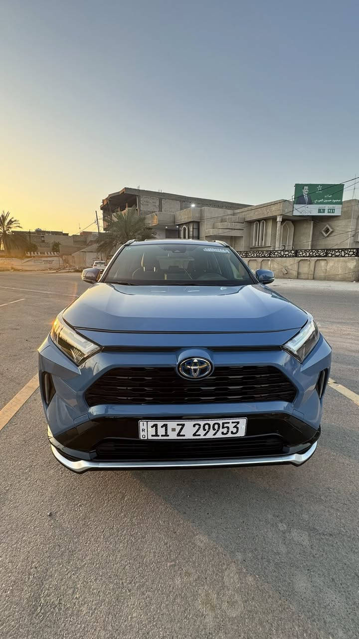 السلام عليكم 
متاح راف 4  هايبرد
موديل 2023
بدون شاصي بدون لغد بدون ايرباك 
كلش نضيفه وكلشي بيها بعده ع وضع الشركه 
فول مواصفات 1/1 
فتحة سقف
كشن كهرباء
هيتر بل كشنات 
تدفئة استيرن 
رادارات امامي خلفي
نقطه عمياء
تحديد مسار 
كشافات ضباب
جنطه كهرباء
اشاير بل مري 
لايت زنون بلادي 
ويل 18 بلادي 
تبريد قطعتين 
لايت اوتو بل اماكن الضلمة يشتغل عالي 
بصمتين اجتي وياها 
3 انظمه قياده ايكو سبورت  نورمال
حادثها جاملغ الامامي من جهة الراكب مبدل ومصبوغ و مرشوش نص باب الراكب و ربع البنيد

مكاني بغداد الكرخ 
***********
