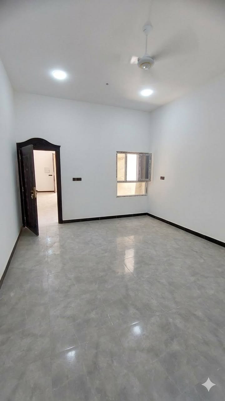 🏡🔥 بيت حديث للبيع – فرصة ما تتعوض!
📍 البصرة – أبي الخصيب – السبيليات (قريب للشارع الداخلي)
📐 170 متر
سعره ٦٥ وقابل للتفاوض 
📄 طابو زراعي عراقي
✨ يحتوي على:
غرفة + صالة + مطبخ + ديوانية + صحيات داخلية وخارجية
🏠 بيت جديد جاهز… تستلمه بنفس اليوم!
📞 *********** البصرة, العراق
