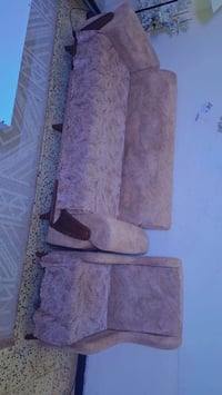 تخم ٨ مقاعد ب 100  كاونتر ٣م ونص وسنك  .. الداخل  mdf والخارج hdf  مع ...