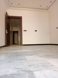 للايجار في السيدية دار سكن زيرو مساحة ٧٢م  يحتوي على   ٣نوم مع صالة وم...