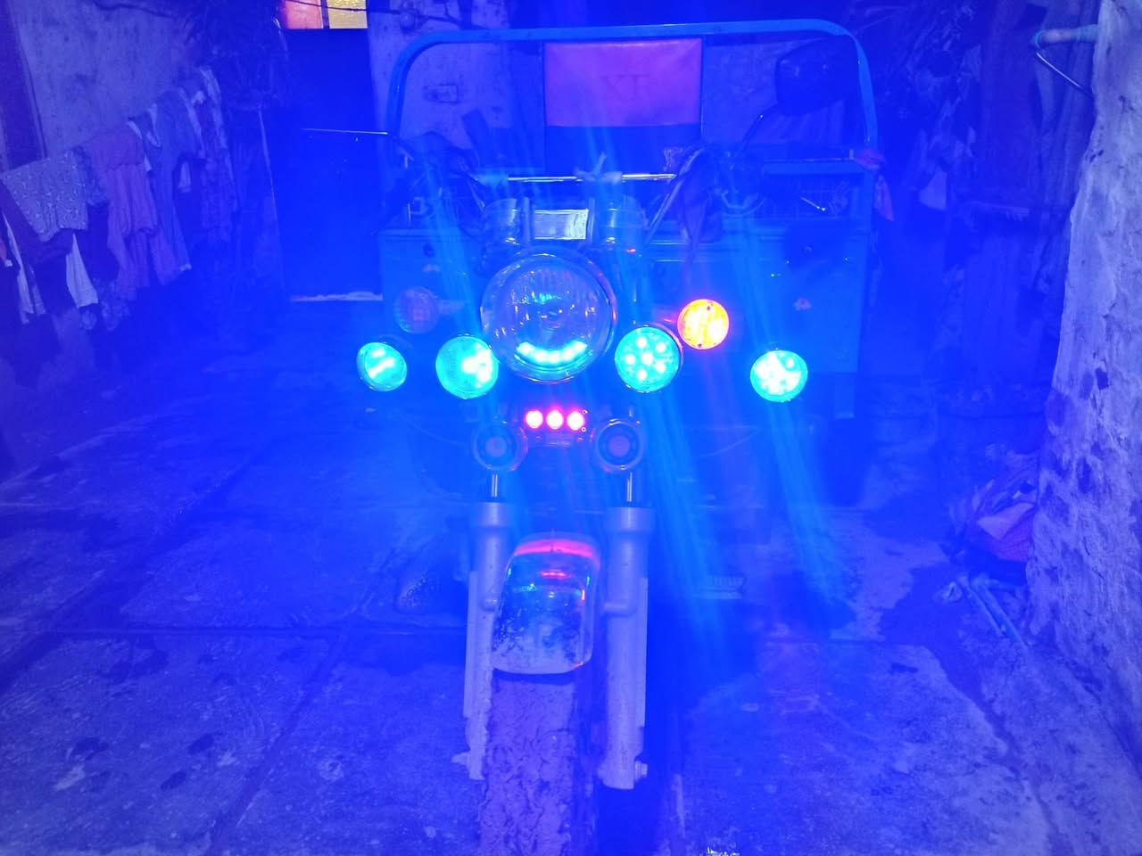 السلام عليكم ستوته امديل 2025شعرهة 2و600وبيهة مجال قليل شركة وطنية نهروان شارع شمري رقم وس ب *********** ورقم ***********
