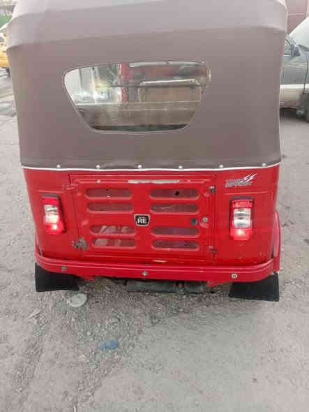 تكتك اشتريناها الأخوية ومايشتغل بيها ونريد انبيعها على وضعها يگولون موديل 19 بيها رقم انگليزي بس بعدهم مامستلمينة كلش حلوة ونضيفة سعرها 5.500 مليون وهذا رقمنا *********** مكانة بالشعب شارع الصحة
