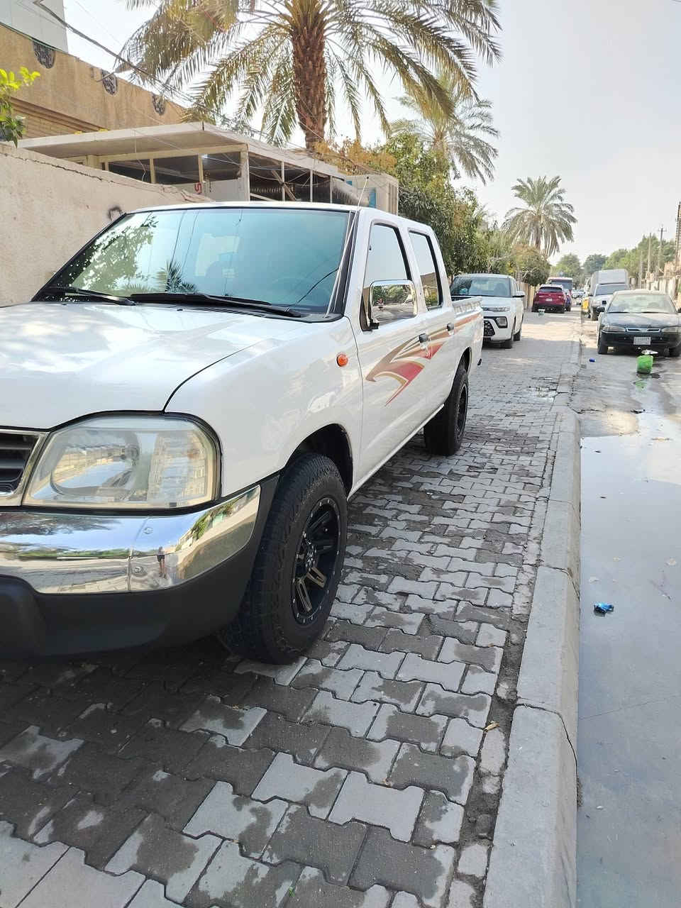 بيكم نيسان شبوط موديل 2013 السعر 120 وبيها مجال بسيط عنوان بغداد الإسكان رقم ***********

