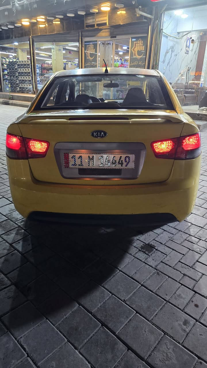 سلام عليكم سيراتو 2009 كير عادي
محرك 1600
صور سونار داخل منشور 
سعر 68
***********
بغداد شعب
