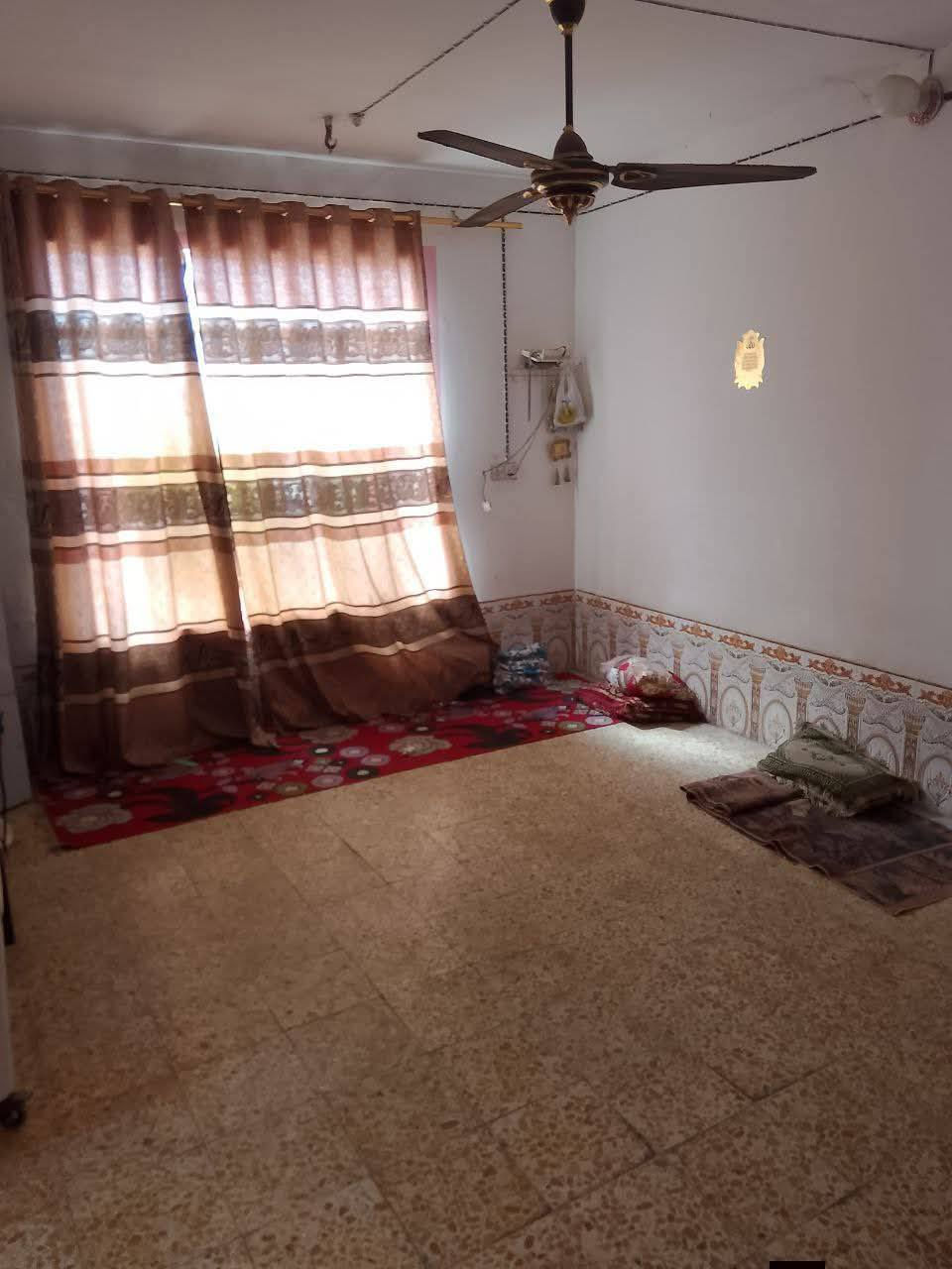 بيت 130 متر بالكوفة قريب فلكة الدلال يبعد عن مسلم 10 دقايق   منطقة البو نعمان عمود 20 خلف مدرسة المقداد مسافة قليله عن الشارع يبعد  مكون غرفة و صالة ومطبخ واستقبال صحيات داخلية وخارجية طابو زراعي سند 25..  يبعد عن الشارع ٣٥٠ متر..مسافة قليلة  السعر 30 مجال قليل   تفاصيل اكثر خاص او واتساب ***********
