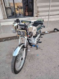 سونيك 25 محرك برغي ما مفتوح شرط 4كير دراجه حلو و نضيفه سعر 680بي مجال ...
