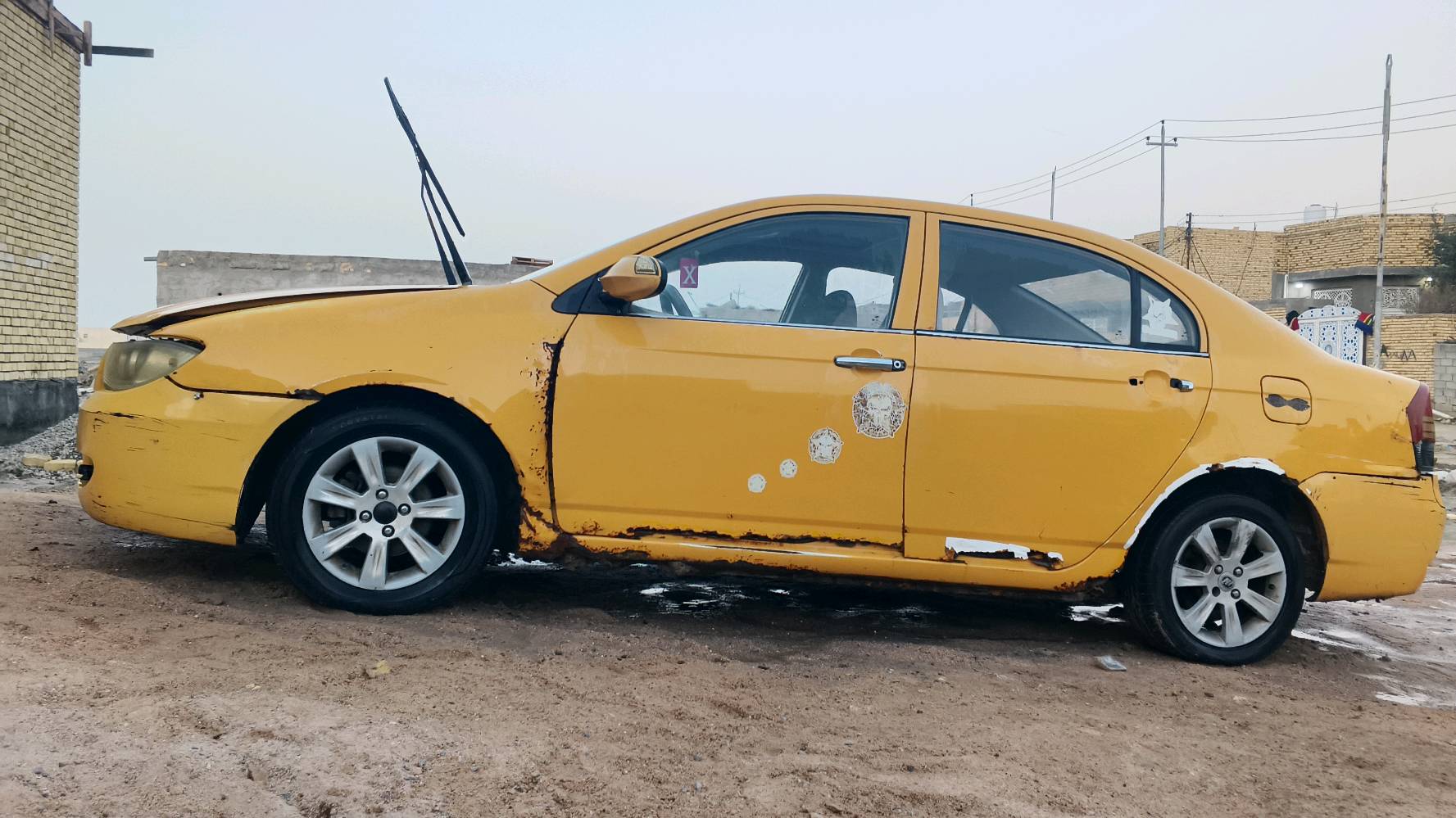 سياره ليفان 2011رقم احمر صدامي راعيها ماندله  ترايك وين ماتريد ابيع كوم حديد 
مكاني ناصريه بالسكان الصناعي