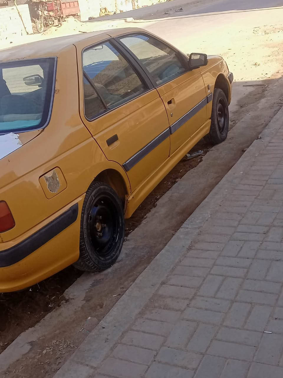 سلام عليكم لبيع بيجو بارص 15 بيع او مراوس حسب القناعه  سيارة رقم قادسيه بسمي بدي كفاله دواخل حلوه سيارة مكينه ت بخر وعايزه عينه وصينيه بس ولشراي يجي يشوف بعينه 30 وبيها مجال حك جيه  تواصل على  خاص اوو تعلق وانه اراسلك


**إذا كنت صاحب هذا الإعلان وتريد حذفه لأي سبب، رجاءا أرسل رسالة إلى الدعم الفني**