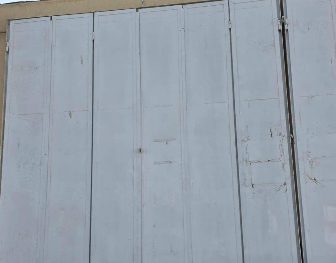 بيبان دفتريه تسكام حديد ثقيل قياس 370×3 اول باب الثانيه  360 ×3 المكان كفل حي الغدير السعر 500 مع المجال بصيط ***********
