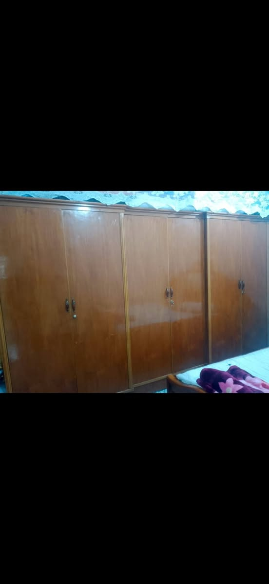 السلام عليكم غرفة نوم ام ال6 خشب صاج نجاره يدويه ***********
السعر 650 وبيهه مجال للطيبين عمارة, ميسان
