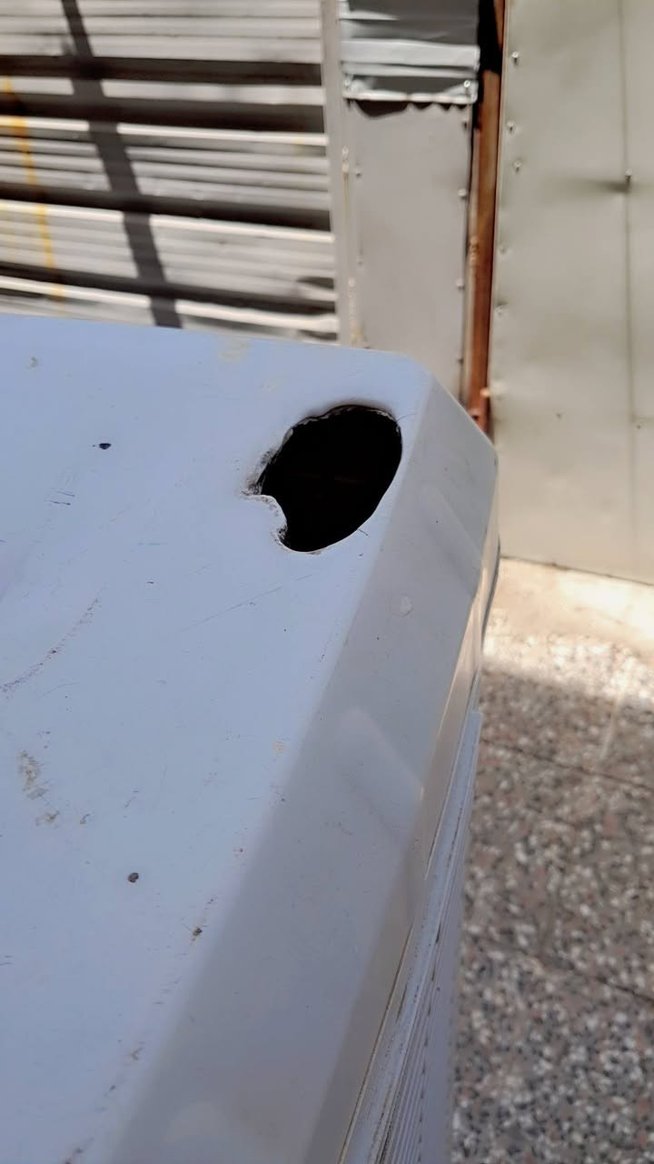 مبردة كونفيرة گينود نضيفة مداخلة تصليح  فقط عيبهة هاذ الفوك ماعت من الشمعة بس مامبين لان التصوير قريب تبين اكبر السعر 100 وبيهة مجال العنوان بغداد مدينة الصدر التواصل على الرقم
***********
مبردة كونفيرة گينود نضيفة مداخلة تصليح  فقط عيبهة هاذ الفوك ماعت من الشمعة بس مامبين لان التصوير قريب تبين اكبر السعر 100 وبيهة مجال العنوان بغداد مدينة الصدر التواصل على الرقم
