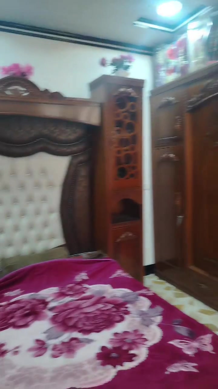 غرفة نوم للبيع
مليون و بيها مجال مكان حي الملايين الثانية
***********
