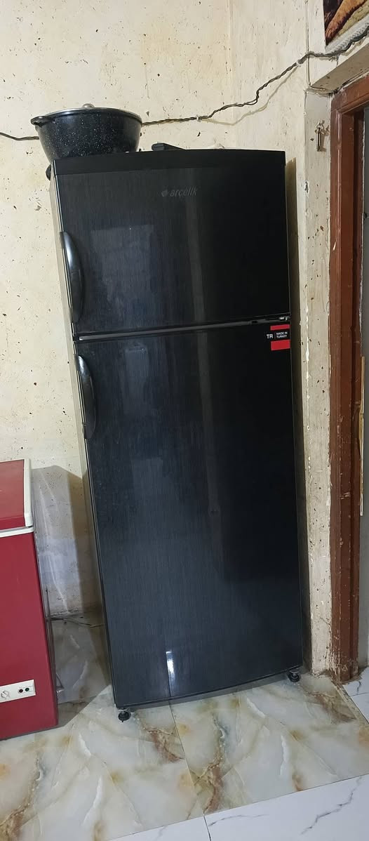 ثلاجه نضيفه كلش شغاله اي خلل ما بيه كربلاء حي القادسيه ***********
