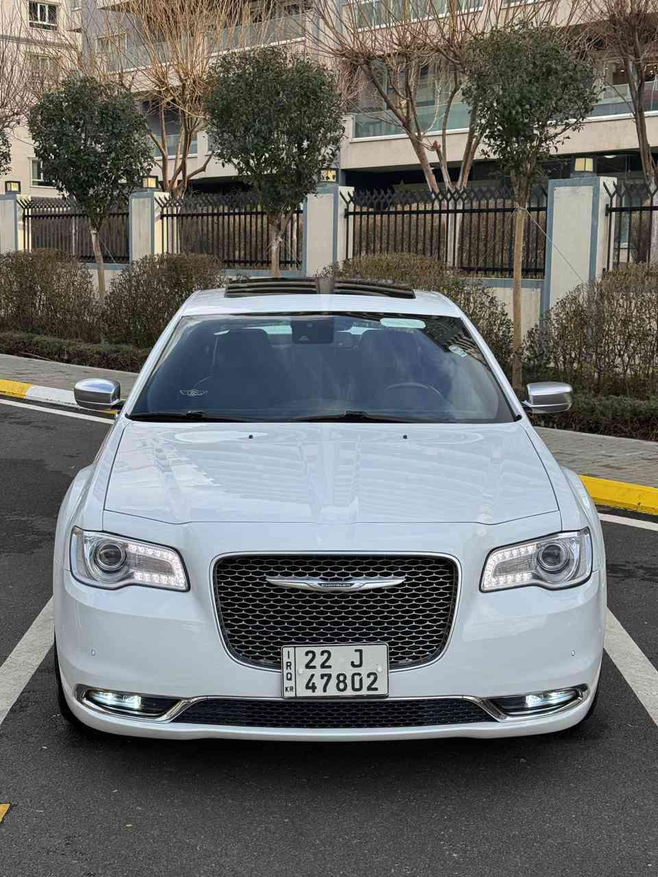 سلام عليكم سياره اوباما موديل 2017 C بلاتينيوم اعلي فئه بل اوباما يعني غني عن تعريف مواصفات سياره مكفوله كفاله عامه من كل شي سياره خليجي سفر شركه هارلم  كلين تايتل مع ختم انترتريك 
رقم ☎️ ***********
مواصفات سياره C /platineom
شاشه كبيره + تشغبل عن بعد 
كامره خلفي دواره +حساس خلفي 
كشنات امامي كهرباي + تتفيه تبريد 
مكان كلاصات حار 🌶️ +بارد 🧊 
كشن امامي مع استيرن خزن ميموري 
استيرن كهرباي مع نضام خزن كشن سايق
كشنات بقلاوه بلادي + خلفي تتفيه
داخل صاج بلادي
شفتات استيرن مع تحكم كامل 
مرايه قلاب مع بك
 حساس خلفي 
لايتات بخ دواره مع استيرن 
ويل 20 بلادي / بلاتينيوم
يدات نيكل مرايات نيكل ويل نيكل  /نوع مات بلاتينيوم
سكف بانوراما فتحتين بل سكف
سستم سماعات    harman/kardon
محرك 5700      V8
سياره ماشيه 61mli
يعني بلاتينيوم غني عن تعريف مواصفاته بعد بيهه مواصفات فول فول واحد علي واحد 1️⃣  سياره جديده دينار مبي مصرف اربع4 تايرات جديد حداديه جديد 🆕 
هزه رقم سنويه كله جديد بسمي 
 سياره كارتون لوك مكان سياره سليمانيه 
شراي يخابر يدلل رقم هاتف ☎️ ***********
