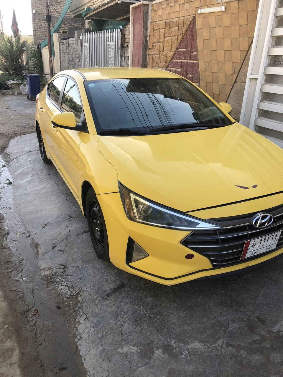 ٢٠١٩ وارد امريكي ضربتها كلش حلوه وخفيفة كير at بلادي مكينه ٢٠٠٠ دوش نص مواصفات رادار توقف ذاتي مثبت سرعه وتحديد مسار ٣ انظمة قيادة ايكو ونورمل وسبورت ، 

( السيارة مبدل جاملغ ايمن لكن جاملغها البلادي موجود ابيع ليبل واحد الجاملغ امبدل لغرض سعر الكمرك فقط ) 
نقصها بس سنوية منتهية من اتحول مباشرة تجددها مابيها شي صعب ويه الرقم ، 
رقم الماني باسمي مصفرة هيئة والغرامات عليه ،
مكان السيارة بغداد قرب علوة الرشيد قوس بغداد كويريش ، 
السيارة عرضتها قبل فترة بس بطلت مابعت لان حرت شنو اخذ بس هسه اريد احدثها ، 
عارضها ب١٣٢ وبيها مجال كلش بسيط ، هذا رقمي والسيارة بأسمي تحويل مباشر ***********
