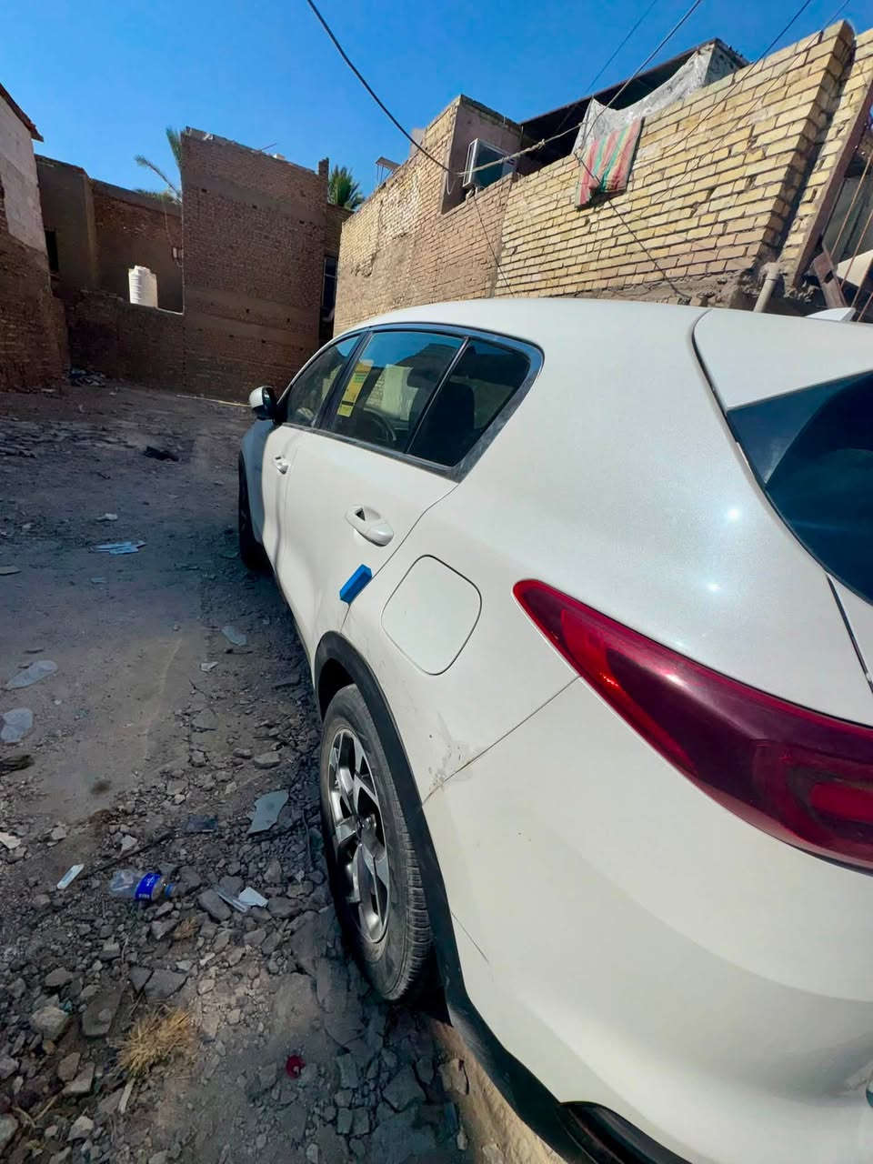 #كيا_سبورتج موديل 2022 للبيع  
وارد أمريكي – مواصفات المتعارف عليها – استعمال نظيف جداً جدا 

المواصفات:  
حادثه فقط جاملغ وباب شي جدا بسيط وميكلف – باقي السيارة مكفولة بدون صبغ ولا قطره صبغ  
كفالة عامة (مكينة + كير + كهربائيات)  
السيارة ماشية 13 ألف كم حقيقي  
محرك 2400  دوش
رقم بغداد – باسمي تحويل او وكالة ثاني يوم  
السيارة جديدة – وضع شركة – جاهزة للاستعمال  
السعر 150 ورقه اوبيه مجال 

للتواصل اتصال مباشر:  
*********** عنواني بغداد الشعب 

#كيا #سبورتج #Sportage_2022 #سيارات_العراق
