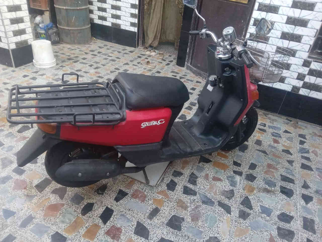 السلام عليكم بيكم شلعه معدل سلف هندر كلها شغاله محرك بلادي ممفتوح جيب فيتر وفحص كهربائيات كامله كابريتر اصلي سعر ٥٥٠ مكاني بغداد الحبيبيه قرب مطعم وليد ابو الكص  ***********
