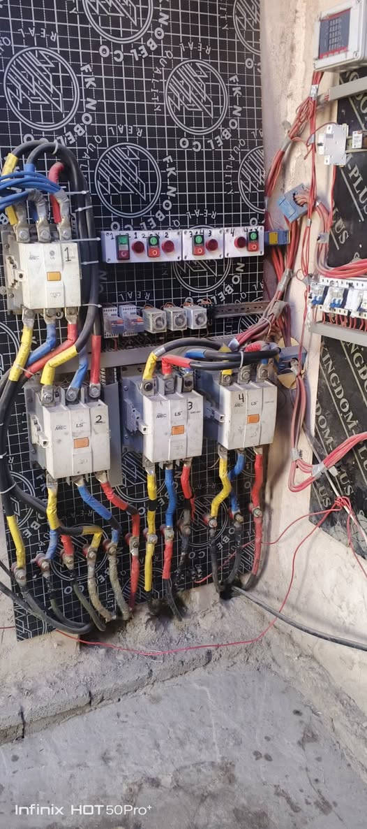 السلام عليكم موقع مولد للبيع المكان بغداد عكركوف تفاصيل الحمل 1100وقابل لزيادة  بي حصة كاز300كيفي وبي دفتر ثاني باقي عل كشف نوع المولدات 2كمنز 1دايو 1فالفو تفاصيل اكثر الاتصال على الرقم ***********
