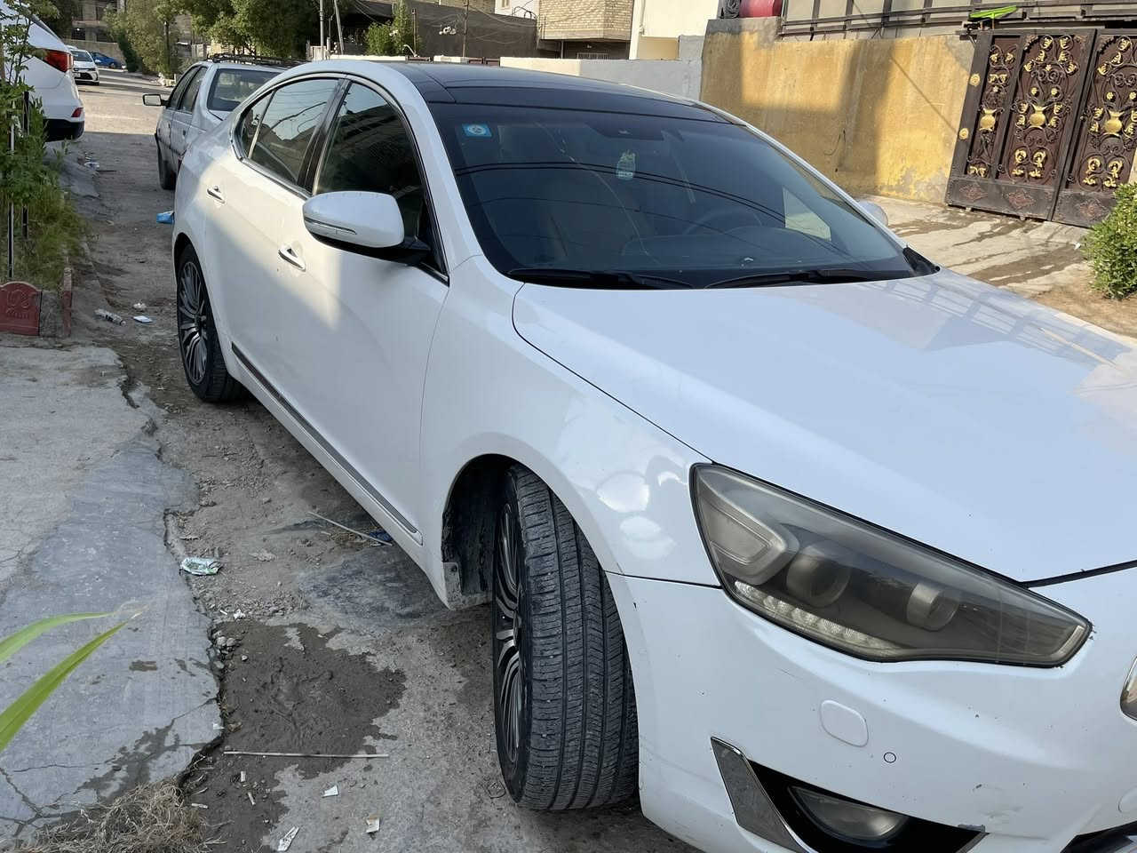 كيا كادنزا موديل 2015 خليجي 
مواصفات فتحة بصمة بردة خلفي تدفئة كشنات 
كراسي كهربائية خزن ميموري مكينة 3500 
ضرر السيارة : اربع قطع فقط صبغ بابين وجاملغيين 
عكس جهة السايق كلهن من جهة وحدة 
للتواصل الاتصال : ***********
السعر : 133ورقة  
بغداد البلديات
