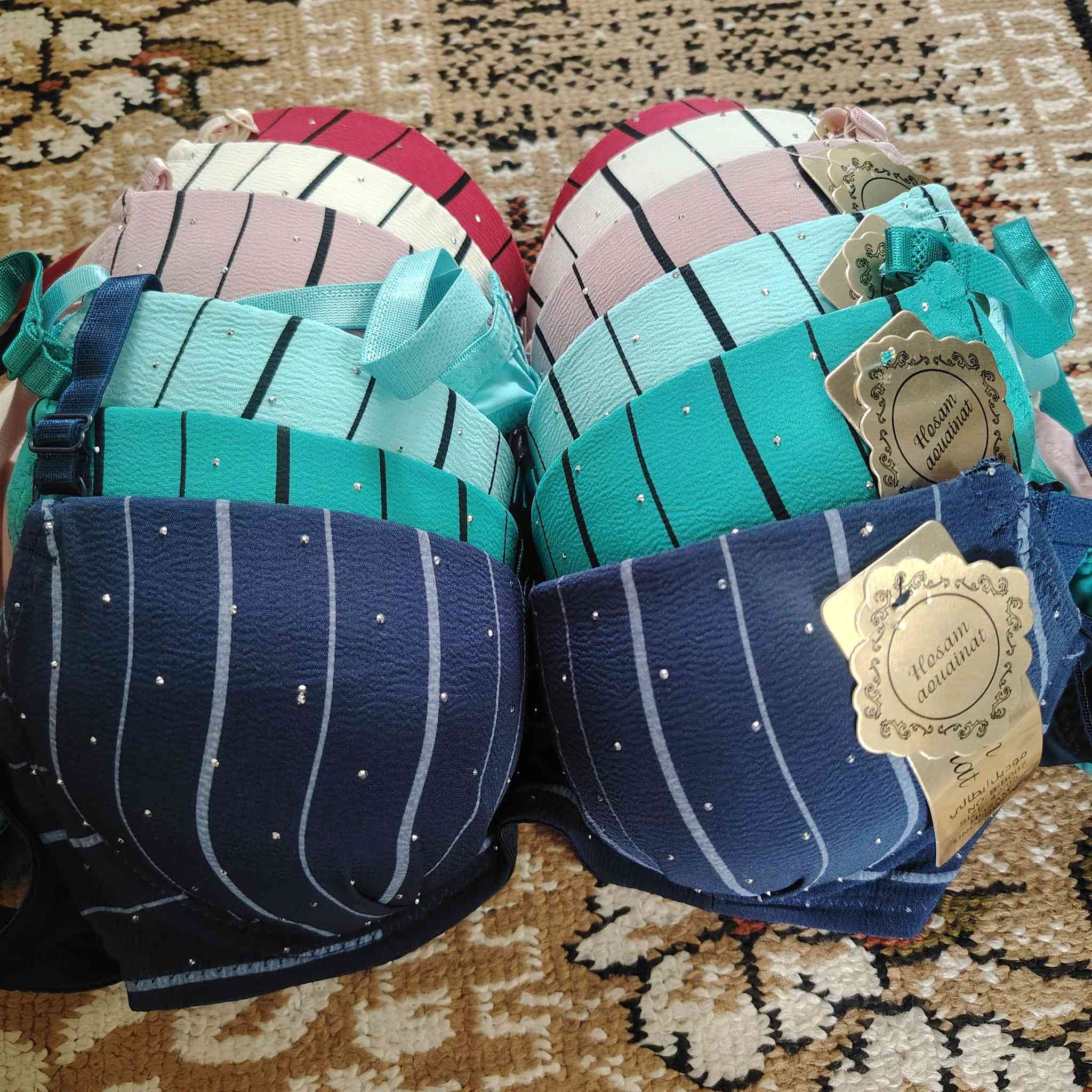 كلشي داخل المنشور موجود عندي واسعارهن مناسبه بنات الي تريد تراسلني وتدلل ويوجد خدمة توصيل


**إذا كنت صاحب هذا الإعلان وتريد حذفه لأي سبب، رجاءا أرسل رسالة إلى الدعم الفني**