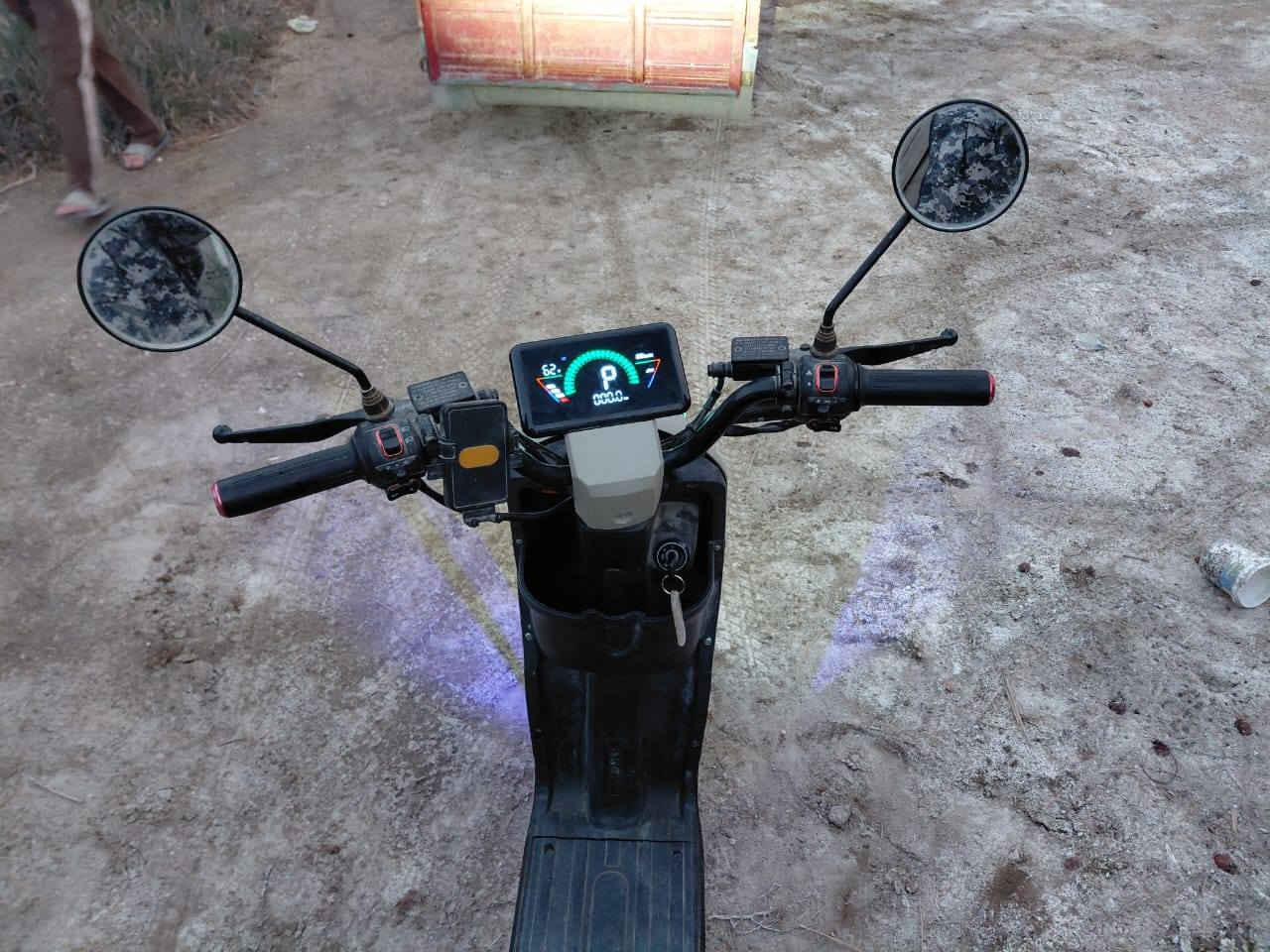 لدي دراجة شحن للبيع مستخدمة ثلاثه اشهر الاتصال على الرقم ***********
