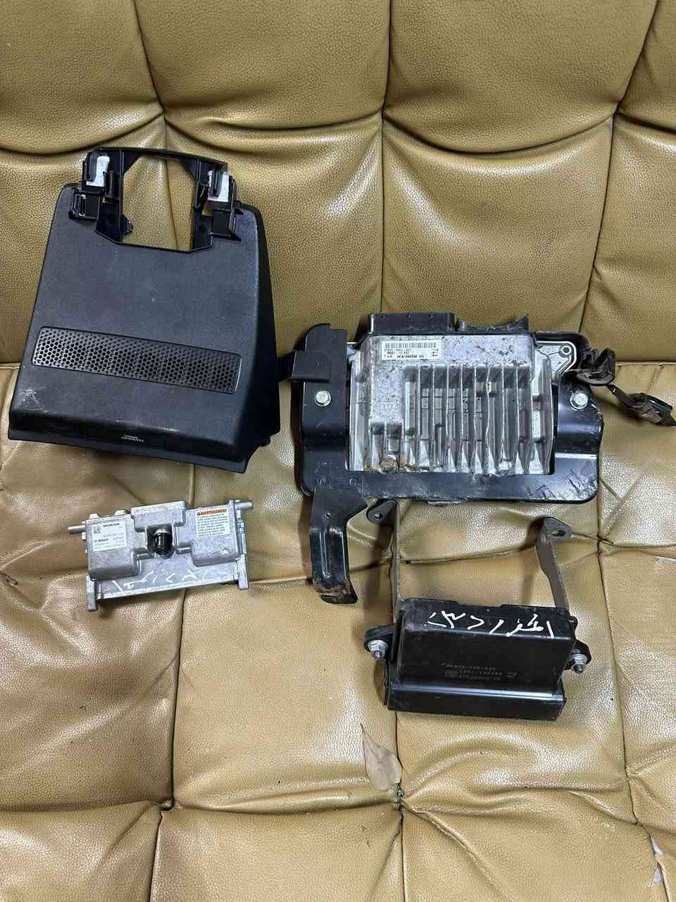 قطع غيار هوندا اكورد هايبرد 2023-2025
شركة الماسة بغداد الكرادة شارع المسبح
حصرا امريكي
***********
