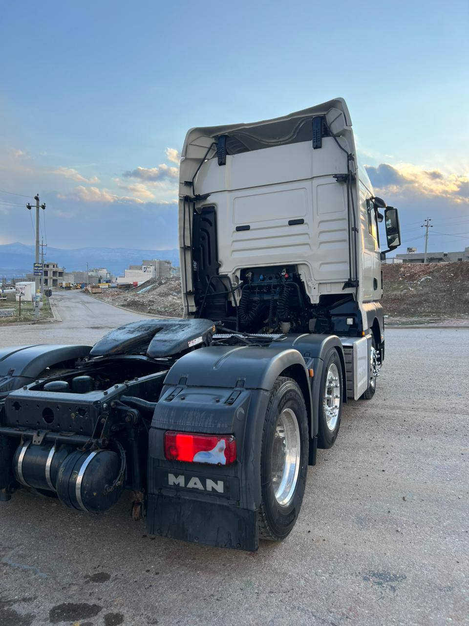 سلام علیکم سعر ٢٦٠ $   
مان سنگڵ سحال حجم ٥٠٠
گێرداشخوڵ 
تۆماتیک ریتایدەر گێر تراکسۆن
سلاجە
تاقم ویل کرۆم باڵو کاسیحە شەمسی
سپلێت خزن
حاسەو کامێرا
رەنگ کرێمی تبنی
سەیارە گۆراوە بە سنگل بیلات تاک بووە
مەکینەو گێری نەکراوەتەوە بەشەرت
٥٠٠ کم رۆشتوە 
ماشی ٥٠٠ کم
هەموو شتێکی شەریکەی بۆ بەستراوە سەیارەکە لەسەر شوخت دەرگاو لای سنوقی بۆیاخی ێەوروپایە تەنها شوختە بێ لێدراویو مەقەست *********** ژم موبایل
واتس اپ***********   واتس اپ
ناونیشان سلێمانی 
مکان سیارە سلێمانی
