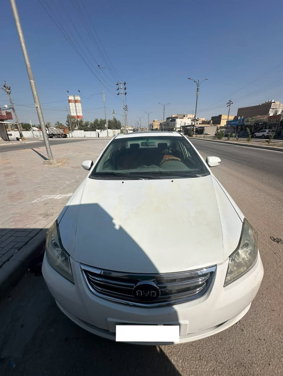 سيارة BYD 2013
مكفولة كفالة عامة
كير محرك خير من الله 
سعرها 50 وبيهه مجال حك الجية
***********
