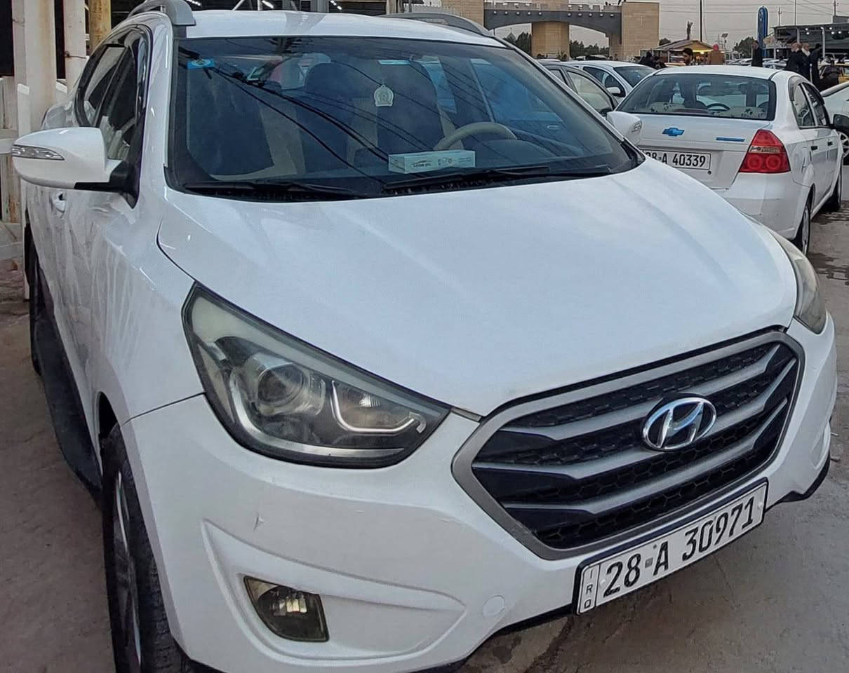 هيونداي توكسان موديل ٢٠١٤ شكل ال٢٠١٥ رقم نجف انكليزي الحديث سنويه باسمي لل٢٠٣٠ ليد امامي شباج سنتافي تبريد قطعتين خلفي وامامي دكمه بالكير وويل ١٧ كروم محرك وكير وتبريد بحاله ممتازة ماشيه180بيها قطعتين صبغ وبارد 
السعر ١٤٢ وبيها مجال للطيبين 
مكاني النجف الاشرف 
***********
بيه واتساب النجف, العراق
