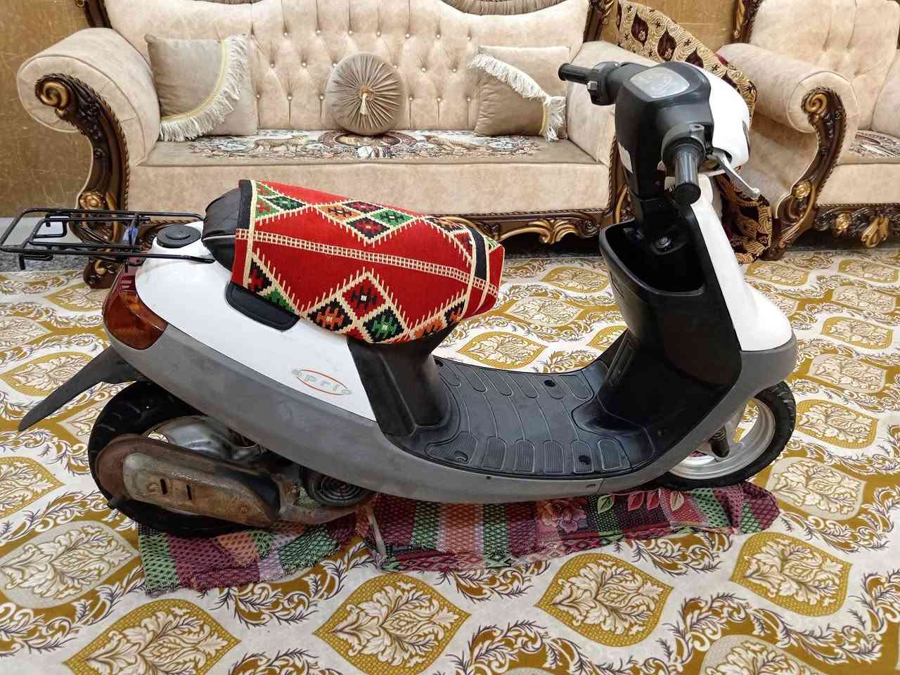 بطة ٩٩ نظيفة ما بيها نقص بلادية وصل معرض موجود ب٤٢٥ وبيها مجال بسيط رقم الهاتف 
***********
