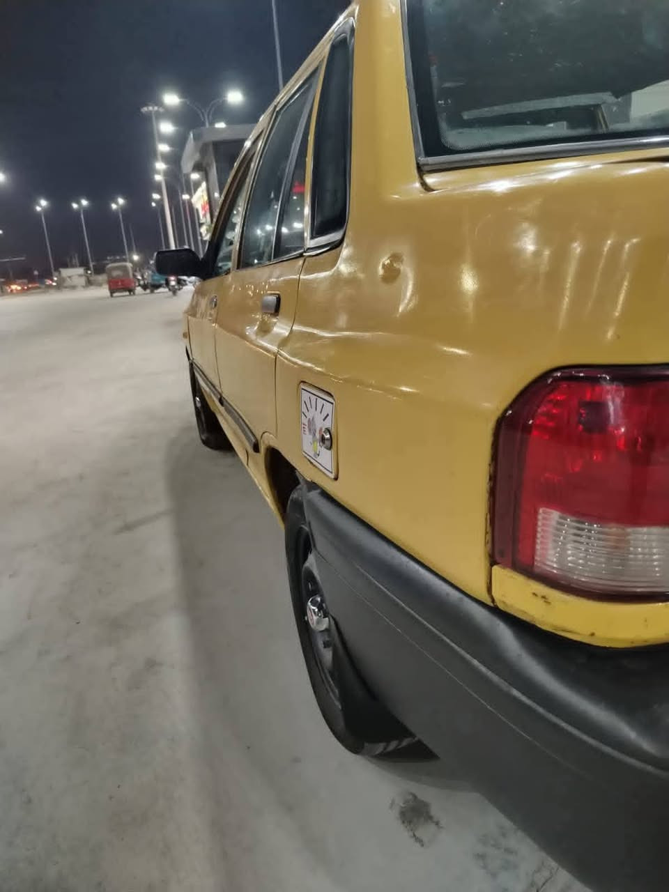 السلام عليكم سايبه مديل 2013 سياره مصفره هيئه وغرامات وهزه جديده ورقم بغداد انكليزي مكاني الكوت مركز مدينه دوس معمره وهلالات ورشات صبغ فقط مكينه وكير بل جيس تخم تايرات نضاف شواصي نضفات كهربايات شغاله الشراي يتصل عل رقم وبل خدمه السعر 28 ورقة  وبيه مجال ***********
