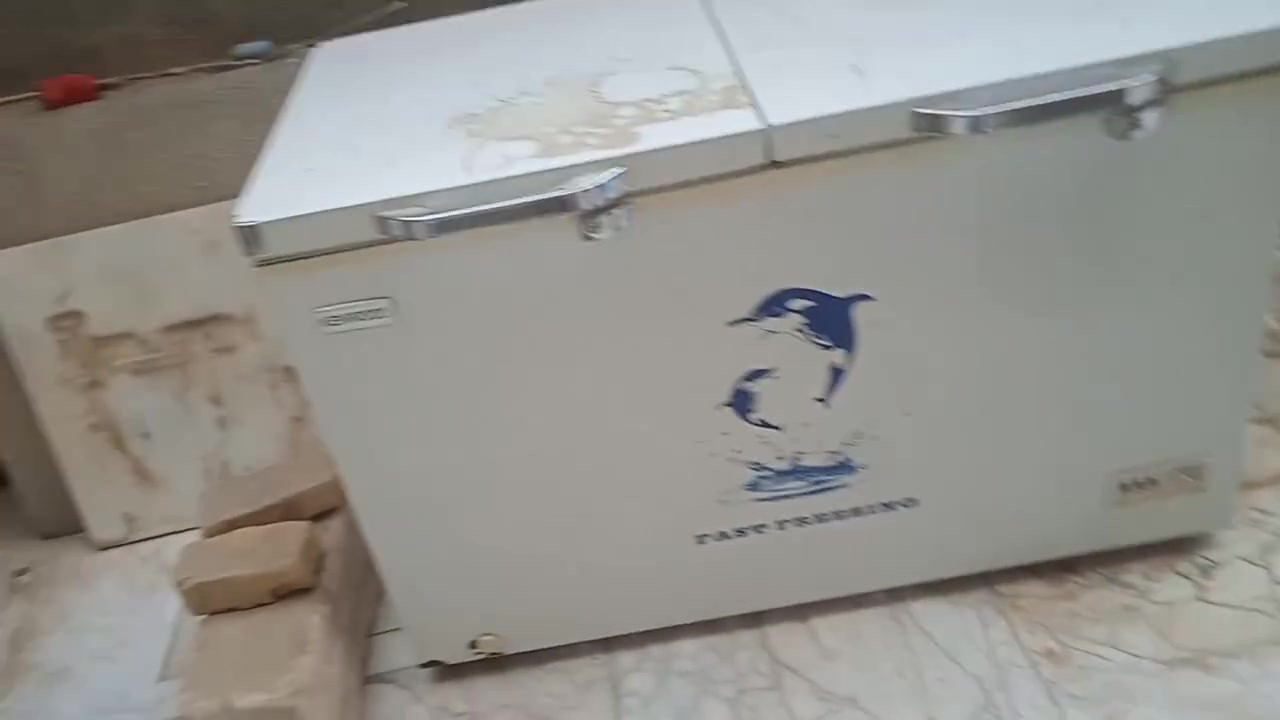 مجمده  كشر  للبيع اخوان  نظافته فول  مكاني حي اور شارع سبيس ***********
