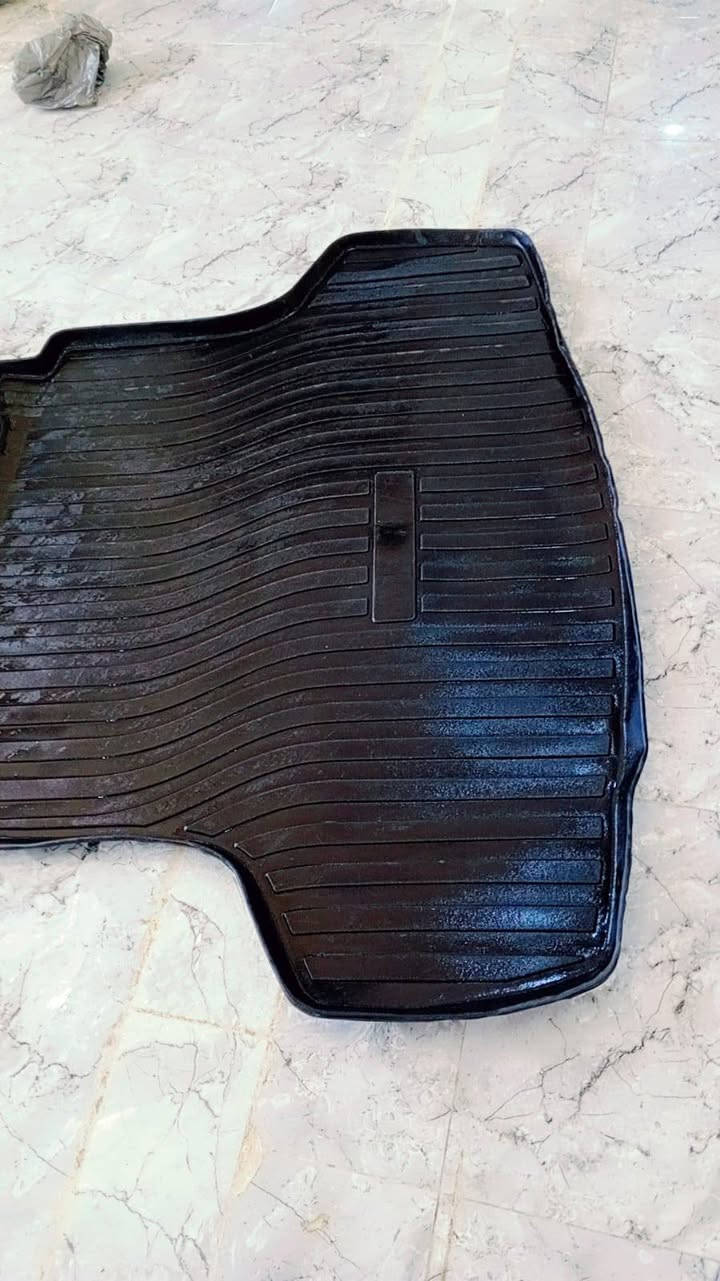 السلام عليكم من رخصت الادمن عندي هاذا ارضيات مال سياره ويرهمن على جميع السيارات سوناته النتره كيفايف سورنتو سنتافبه أوبتما جميع السيارات يرهمن وبعدهه جدد والله المكان الرمادي السعر 35الف وبي مجال الشراي الاستفسار على هاذا الرقم ***********
