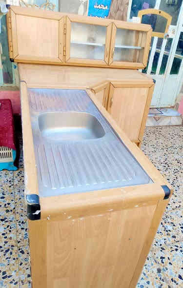 للبيع كاونتر 3قطع نضيف ،، كاونتر مرمر2قطع،، مكيف 2طن،، فرشه 6متر.. جامخانه،، تنور،، شيلمانه3 وربع،، الشراي يتصل👈***********
