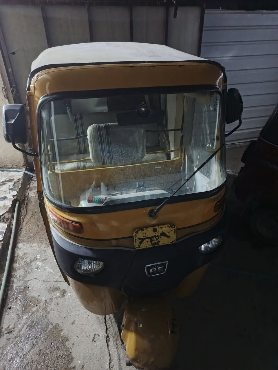 سلام عليكم شباب تكتك موديل 2021 شهر 3 تكتك لونين تكتك جاهزه مكينه وكير وكسل كله جاهز نضيفه صحابهه متوازي الأضلاع بيعتهه تحويل مباشر رقمهه بغداد مكان محموديه سعر 6500وبيهه مجال حك جيته ماكو هيج سعر كلب وشوف السعار رقم ***********
