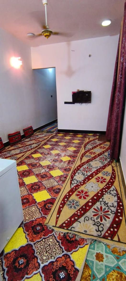 السلام عليكم
بيت للبيع  100م زراعي قرار محكمه مشمول بتطويب عمود 136 طريق ياعلي يبعد 500م عن شارع كربلاء للأستفسار ***********
