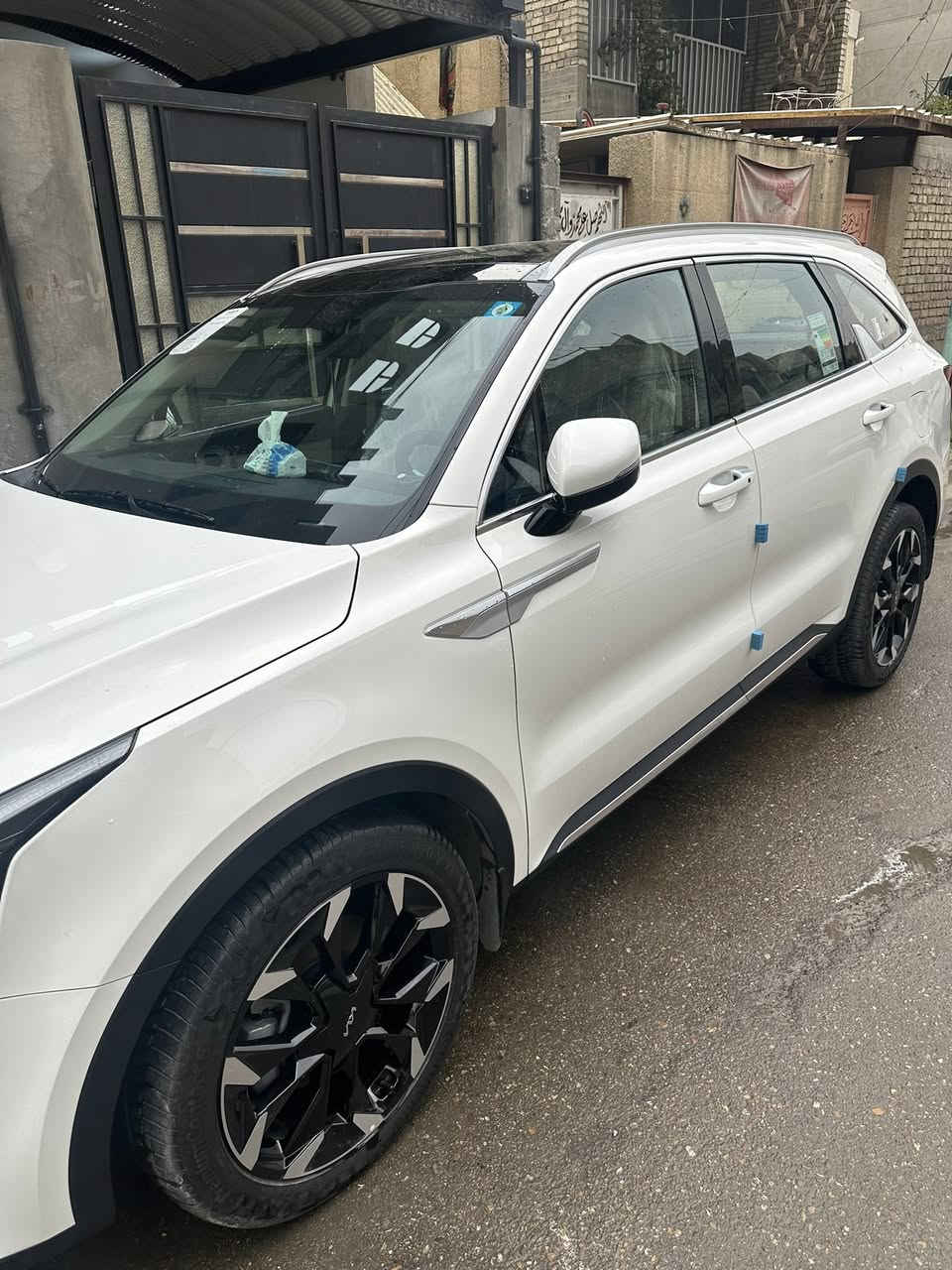 السلام عليكم كيا سورنتو 2025ويل 20بانوراما شركه الدوليه ماشيه 5الف زيرو بعد 3تبديلات دهن من الشركه السعر 342 غير متواجد في الفيس رقم ***********
