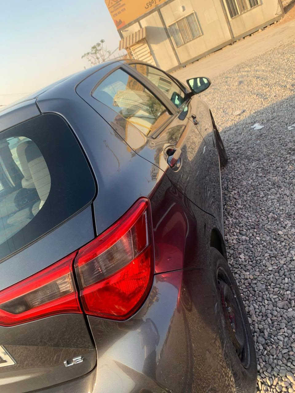 تۆیۆتا یارس 2019 LE
چوار جام کارەبای
کوشین هیتەر
کامێرە 
شاشە گەورە
راداری پێشی و خەتی جادەی
عەساسی دواوە
تەعدیل سورعە
زۆر مواسەفاتی دی تێدایە 
سەیارەکە زۆر پاکە بێ کێشەیە
بەشەرتی غەرامە 
سەیارەکە 98هەزار کیلۆمەتر ڕۆشتوە
یەک چاملغی لای سایەق سبوغە بێ داخلی 
شوێن هەولێر
ژمارە مۆبایل *********** وەتس ئەپی لەسەرە
نرخی 114 مەجالەکی کەمی تێدایە أربيل, العراق
